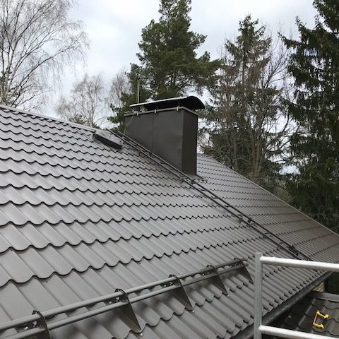 Tiilikuvio peltikaton asennus